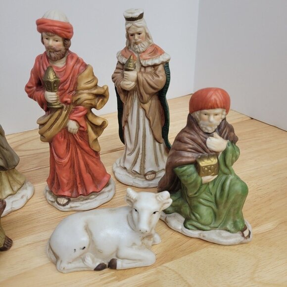 Vintage Hallmark Large Porcelain Ceramic Christmas Nativity Set 10 Piece Nice - Picture 10 of 16